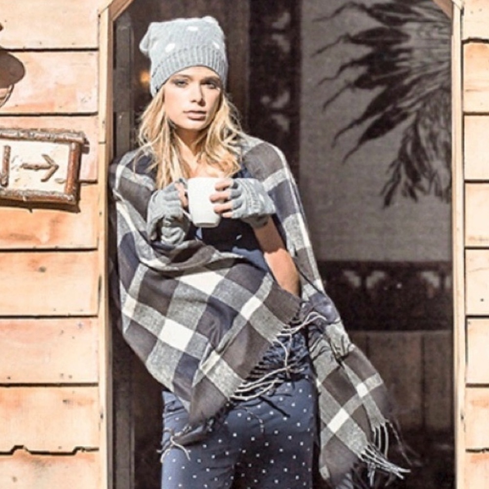 NWT Cozy Blue & Gray Plaid Plush ultra soft scarf from Plush-Apparel